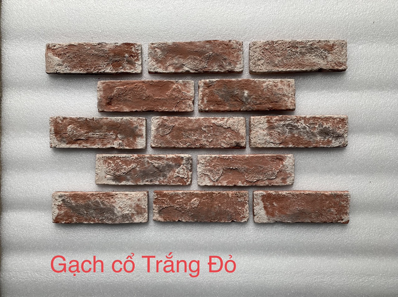 Gạch thẻ giả cổ màu trắng đỏ Vĩnh Cửu giá rẻ