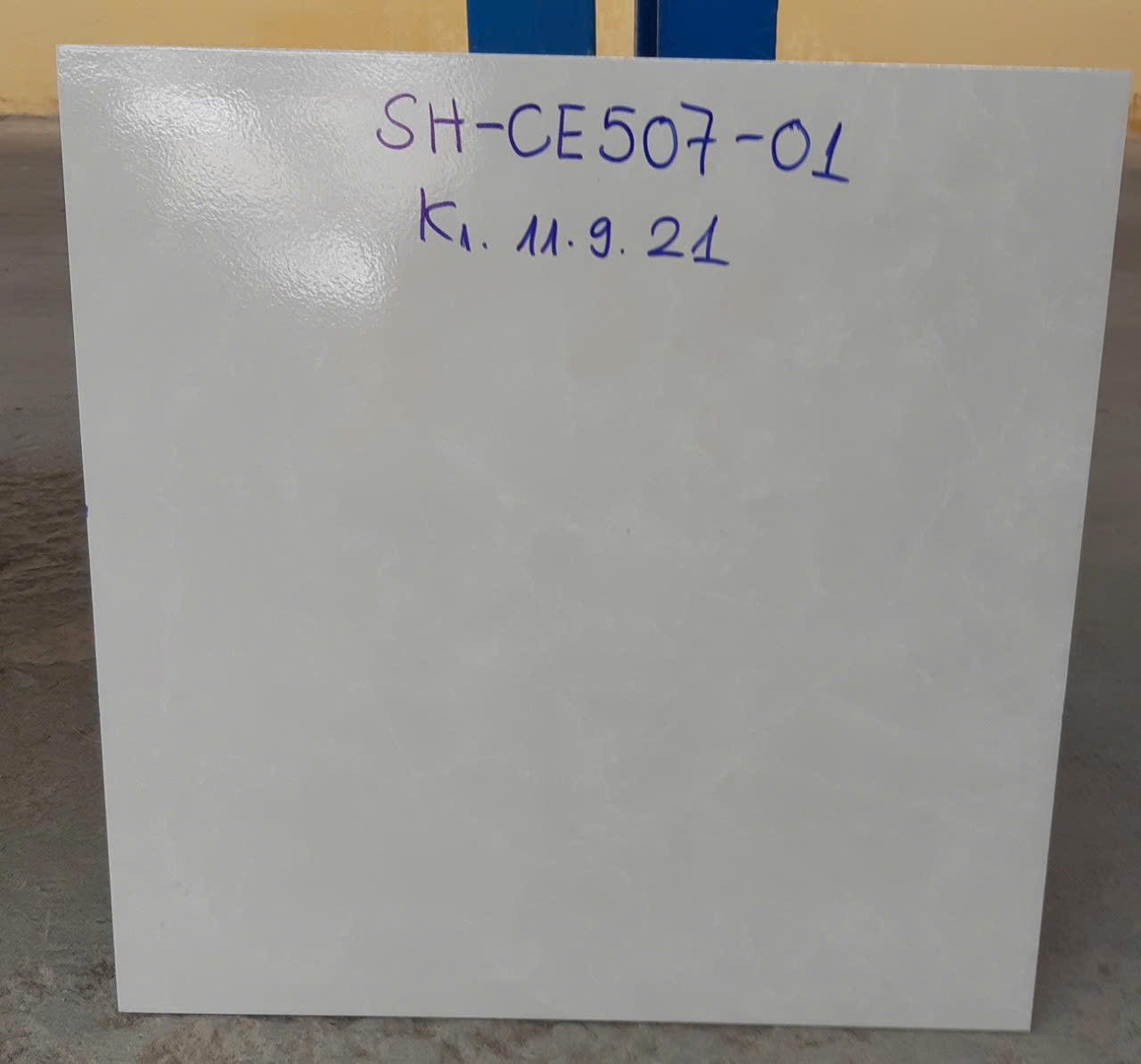 Gạch lát nền 500x500 Viglacera mã SH-CE507